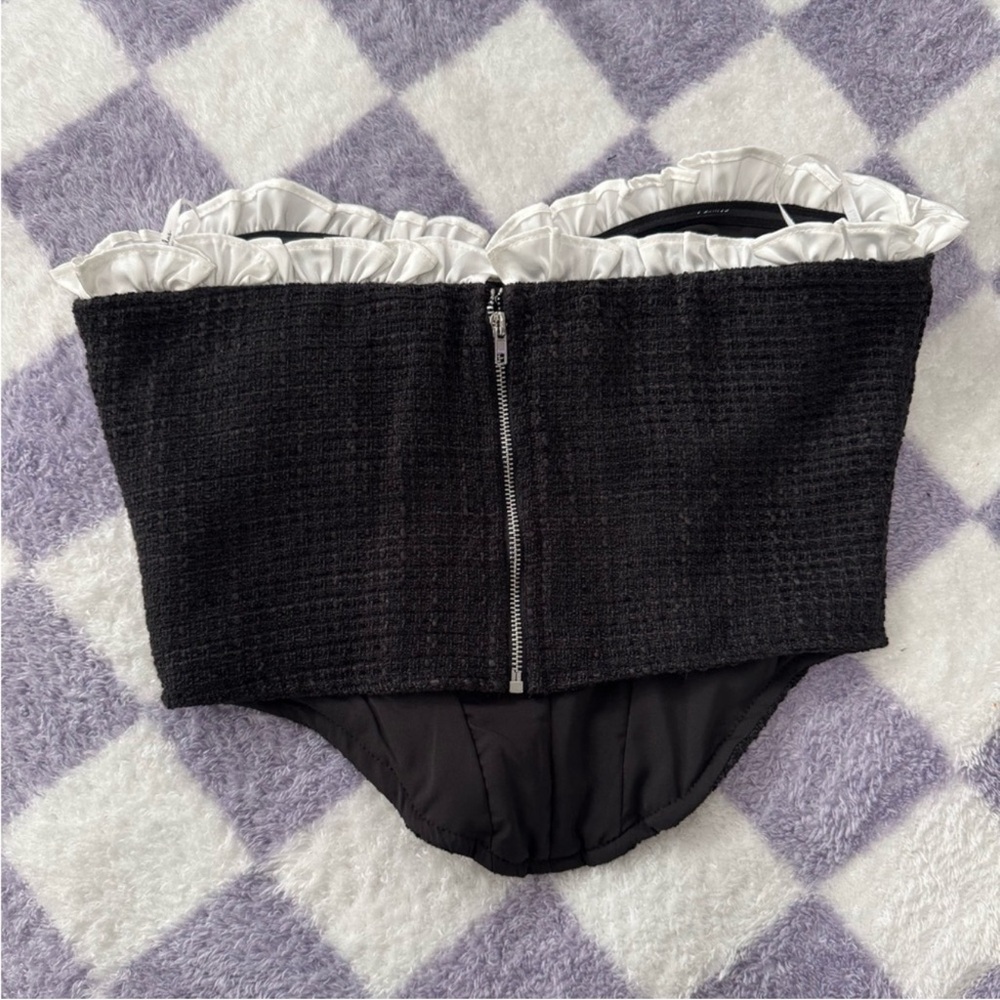 Lulus black corset top with white trim - Picture 5 of 5